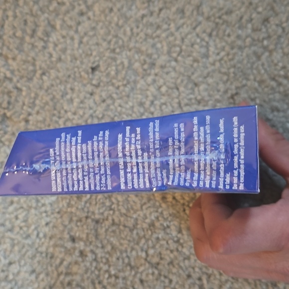 Crest 3D Whitestrips - Picture 4 of 5